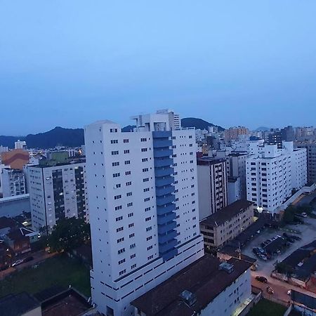شقة 100 Metros Da Praia - Apto Completo - Wifi - Estacionamento São Vicente المظهر الخارجي الصورة